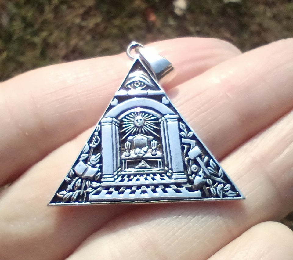 925 Silver seeing eye Egyptian son God pendant CH92