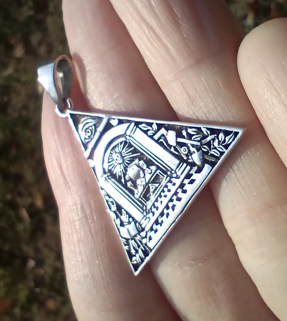 925 Silver seeing eye Egyptian son God pendant CH92