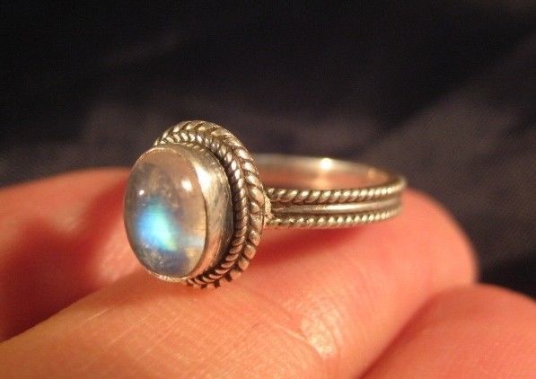 925 Silver Moonstone crystal stone Ring Nepal jewelry art Size 5.75