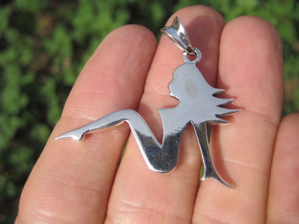 925 Sterling Silver Beautiful Naked Nude Lady Pendant Necklace A12