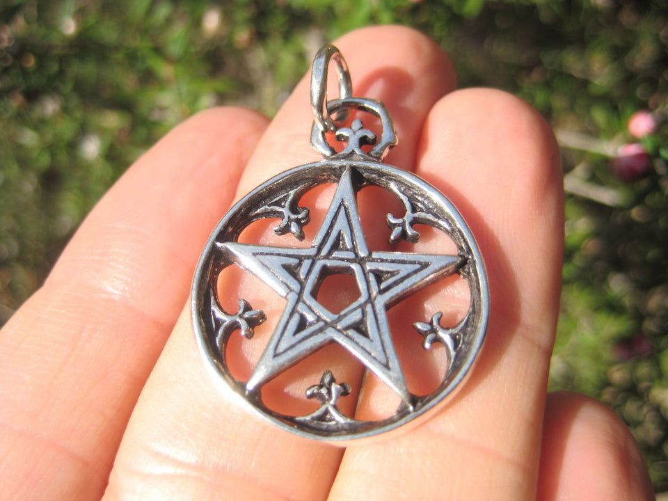 925 Sterling Silver Wicca Pentagram Pendant Necklace A30