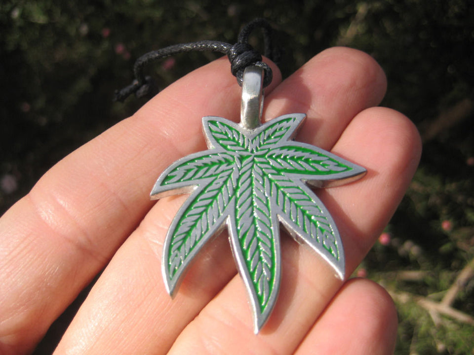 Metal Pewter Marijuana Leaf Hemp Pendant Necklace A48