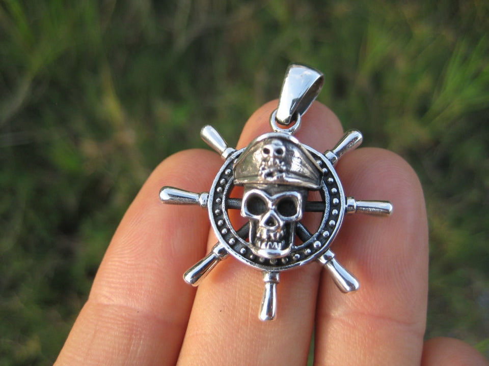 925 Silver Skull Pirate Captains Ship Wheel Pendant Necklace