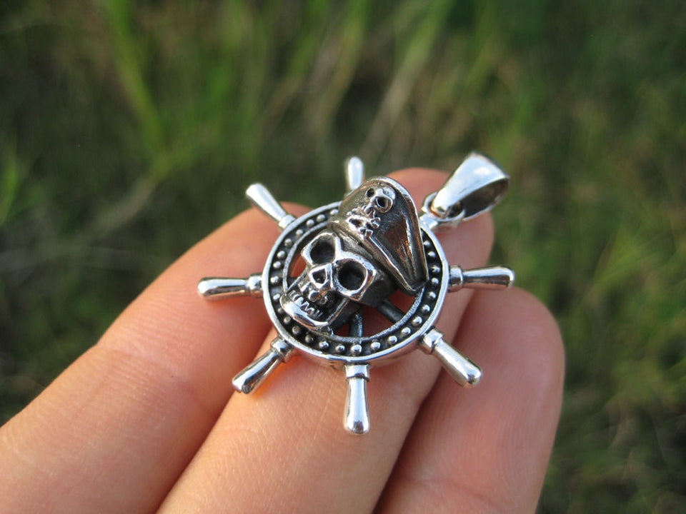 925 Silver Skull Pirate Captains Ship Wheel Pendant Necklace