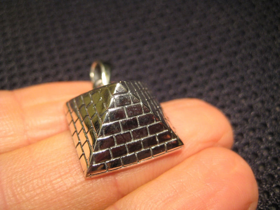 925 Silver Egyptian Pyramid Pendant Necklace