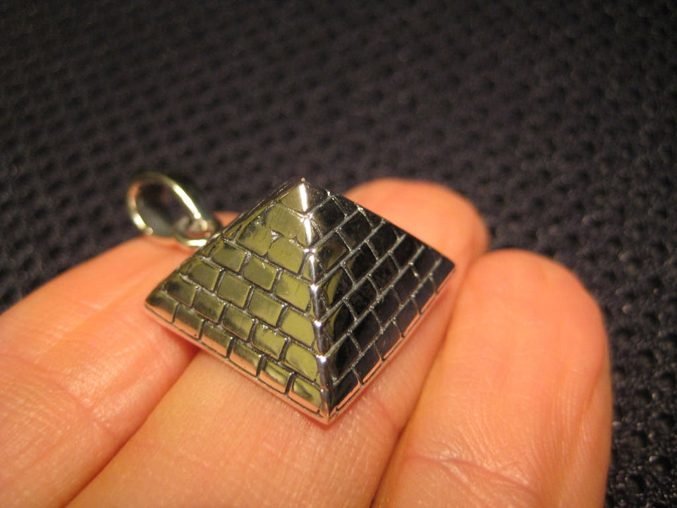 925 Silver Egyptian Pyramid Pendant Necklace