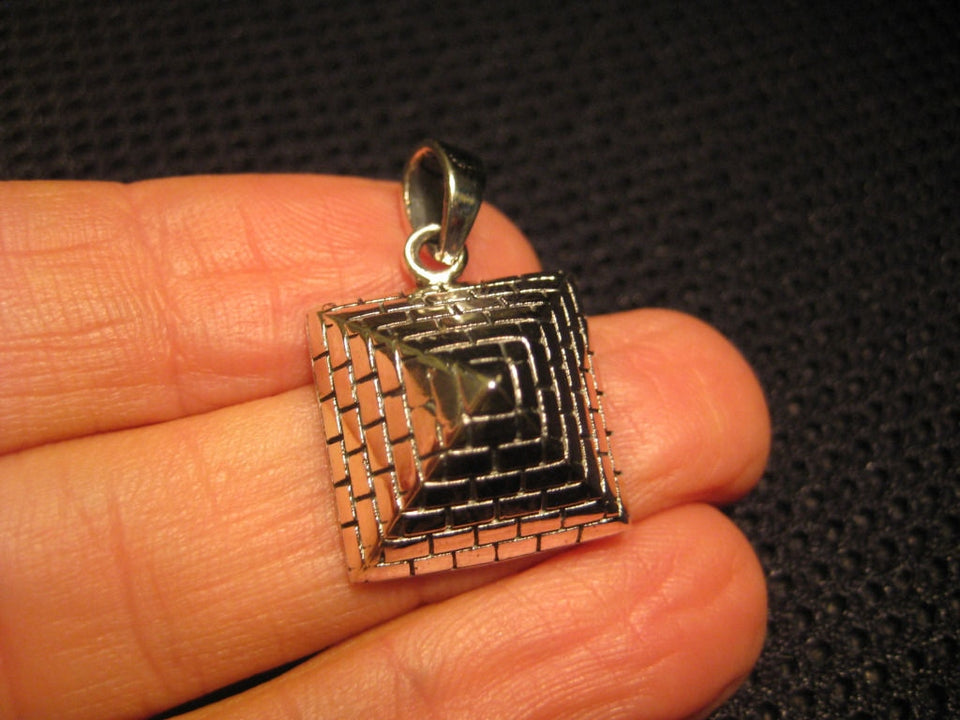 925 Silver Egyptian Pyramid Pendant Necklace