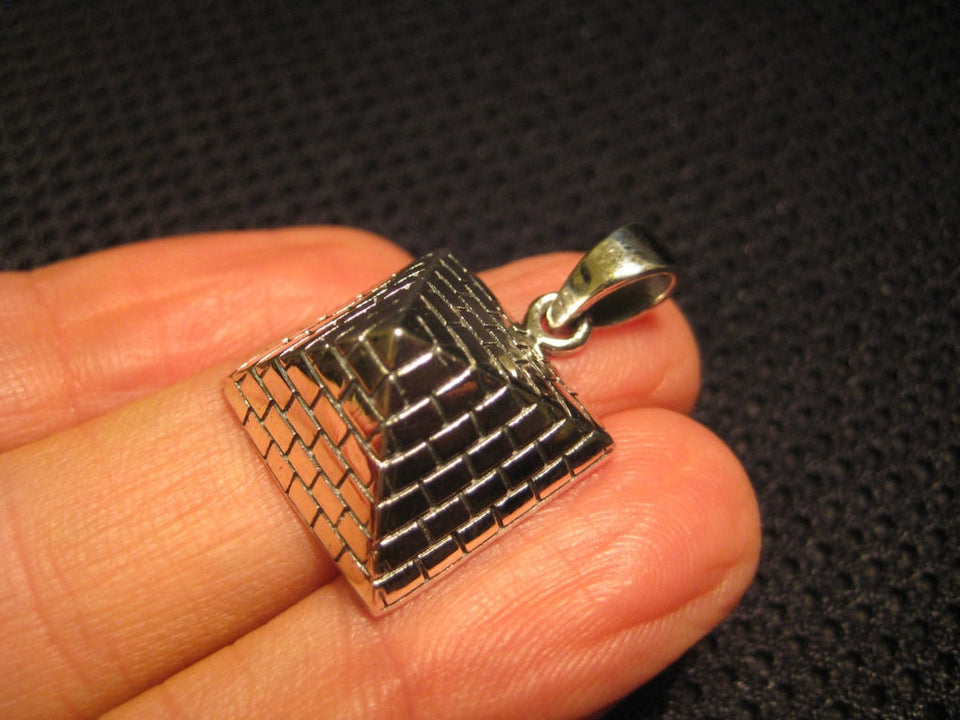 925 Silver Egyptian Pyramid Pendant Necklace