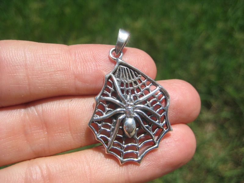 925 Silver spider pendant black widow necklace jewelry art A2