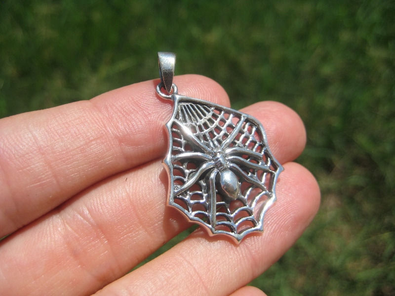 925 Silver spider pendant black widow necklace jewelry art A2