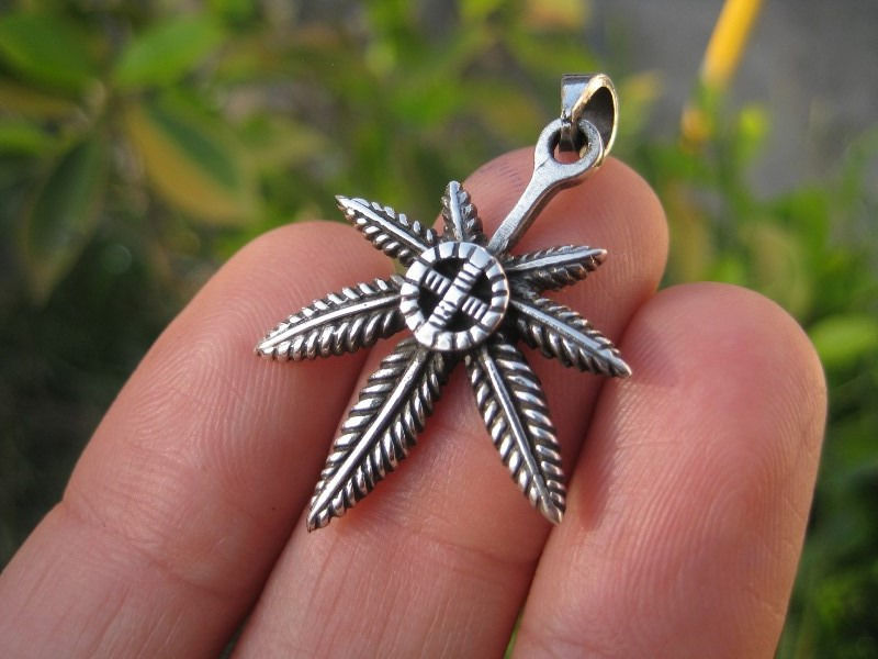 925 Silver Marijuana hemp cannabis pendant necklace Thailand jewelry art A2