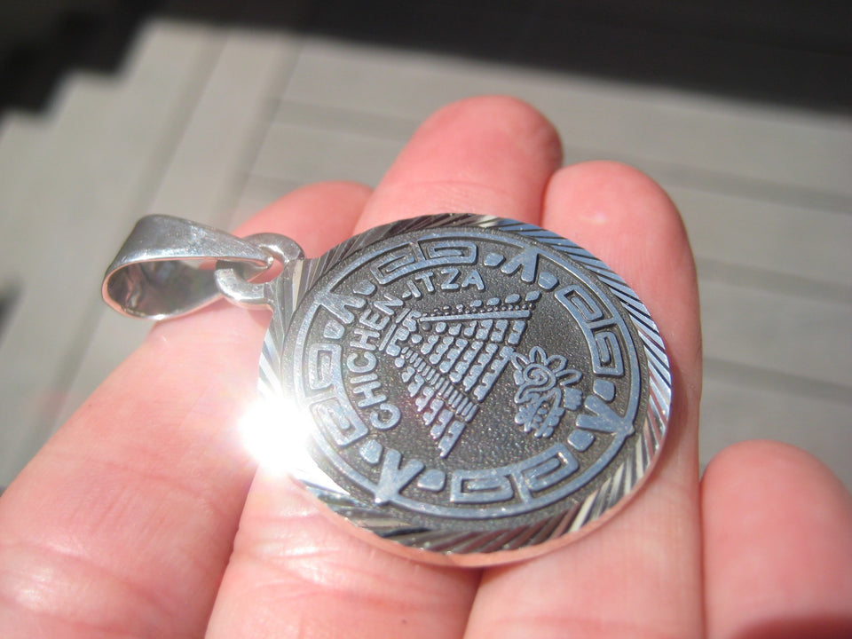 925 Mayan Aztec Chichen Itza Pyramid Quetzalcoatl God Pendant Taxco A9927