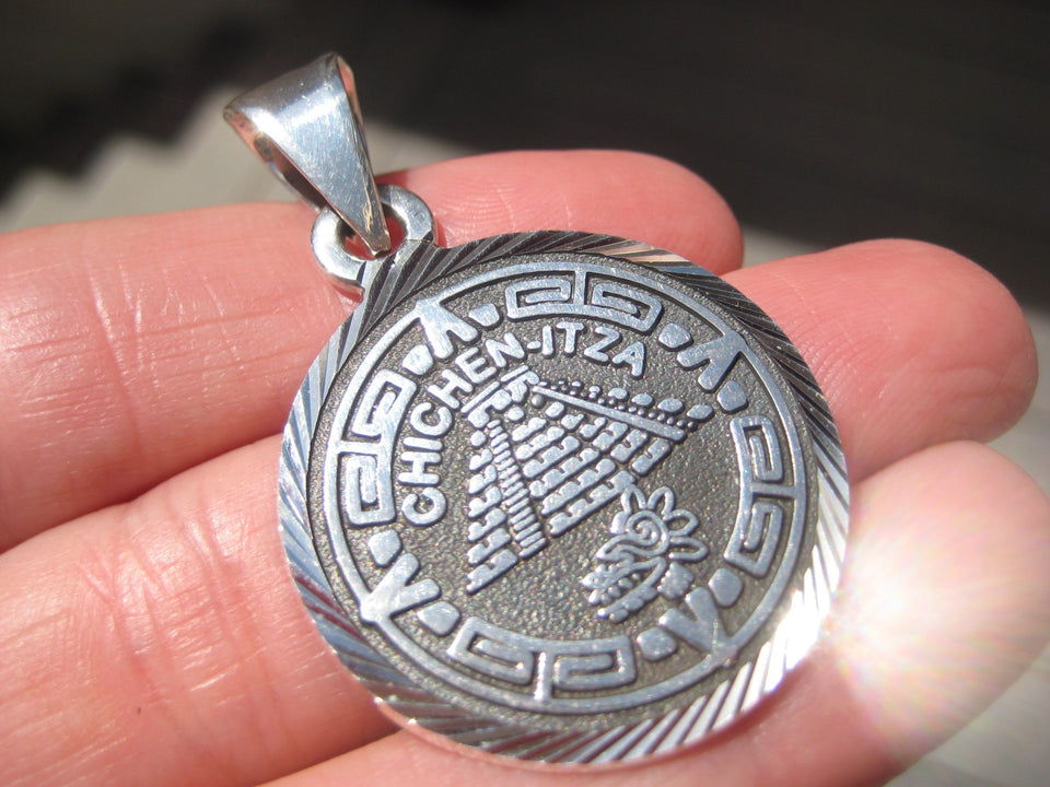 925 Mayan Aztec Chichen Itza Pyramid Quetzalcoatl God Pendant Taxco A9927