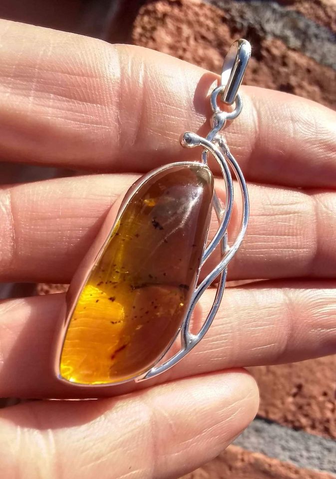 925 Silver Chiapas Amber pendant Taxco Mexico NE821