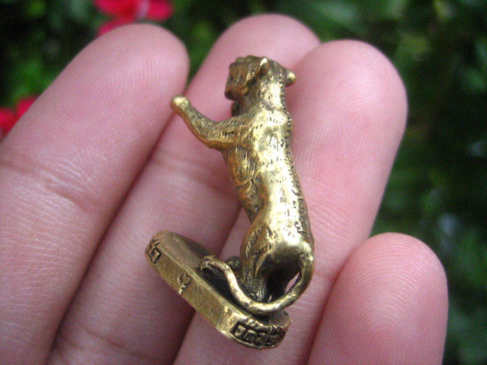 Brass Metal Lucky Tiger Amulet  Statue Buddhist Blessing A6