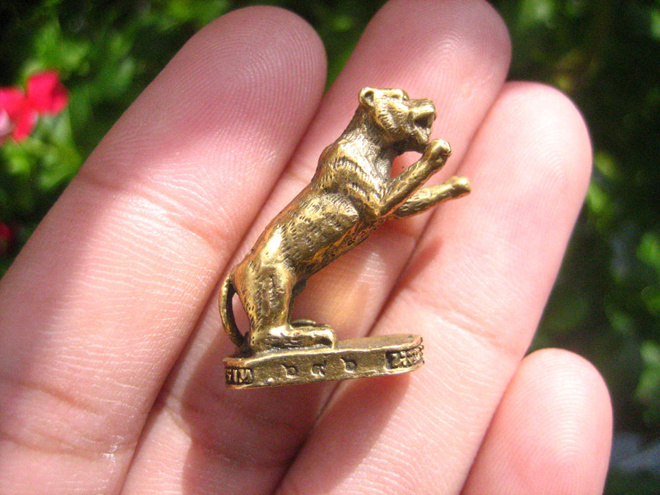 Brass Metal Lucky Tiger Amulet  Statue Buddhist Blessing A6