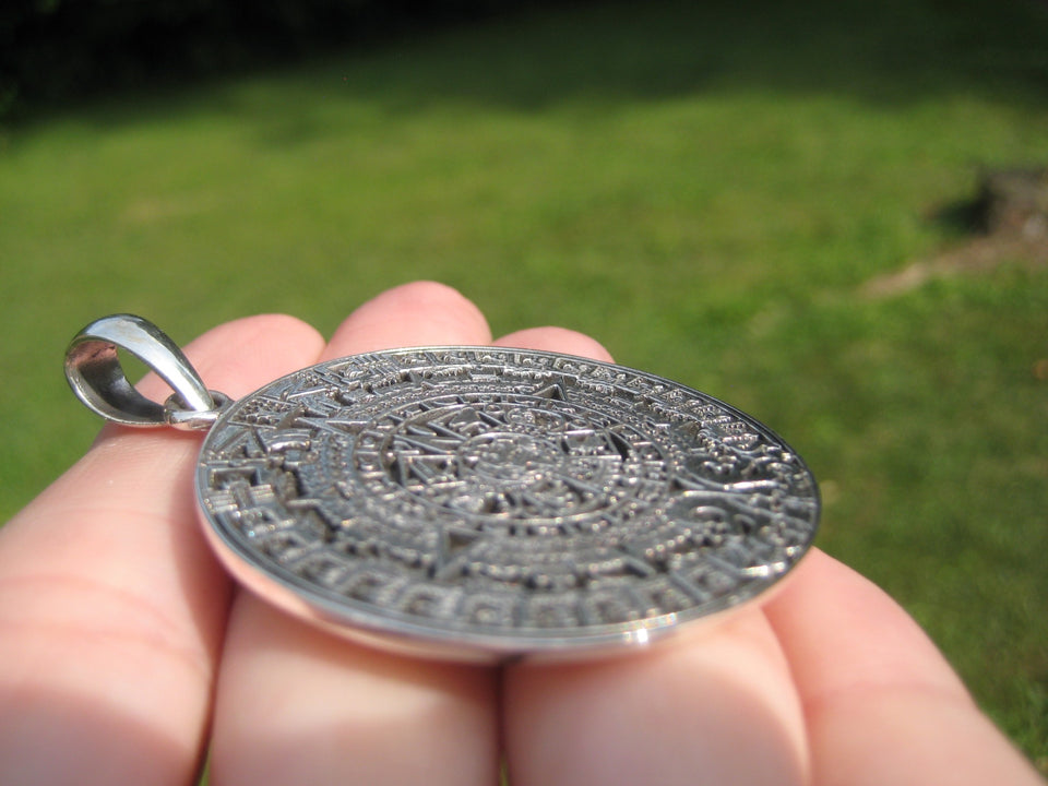 925 Sterling Silver Maya Mayan Calendar Mexico Pendant Necklace A40