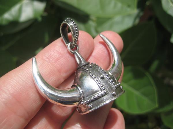 925 Silver Viking Norse Scandinavia Germanic Helmet Horn Pendant A4