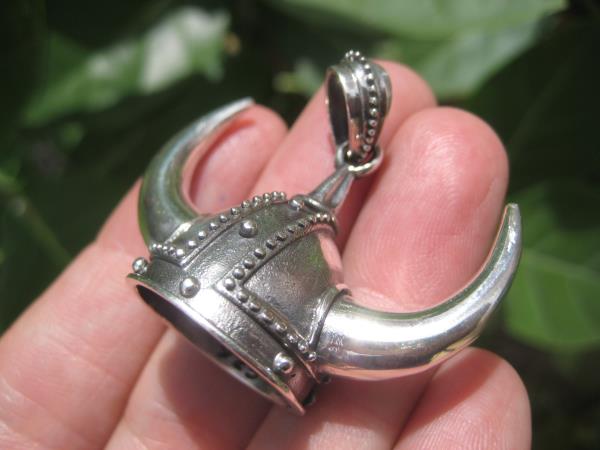 925 Silver Viking Norse Scandinavia Germanic Helmet Horn Pendant A4