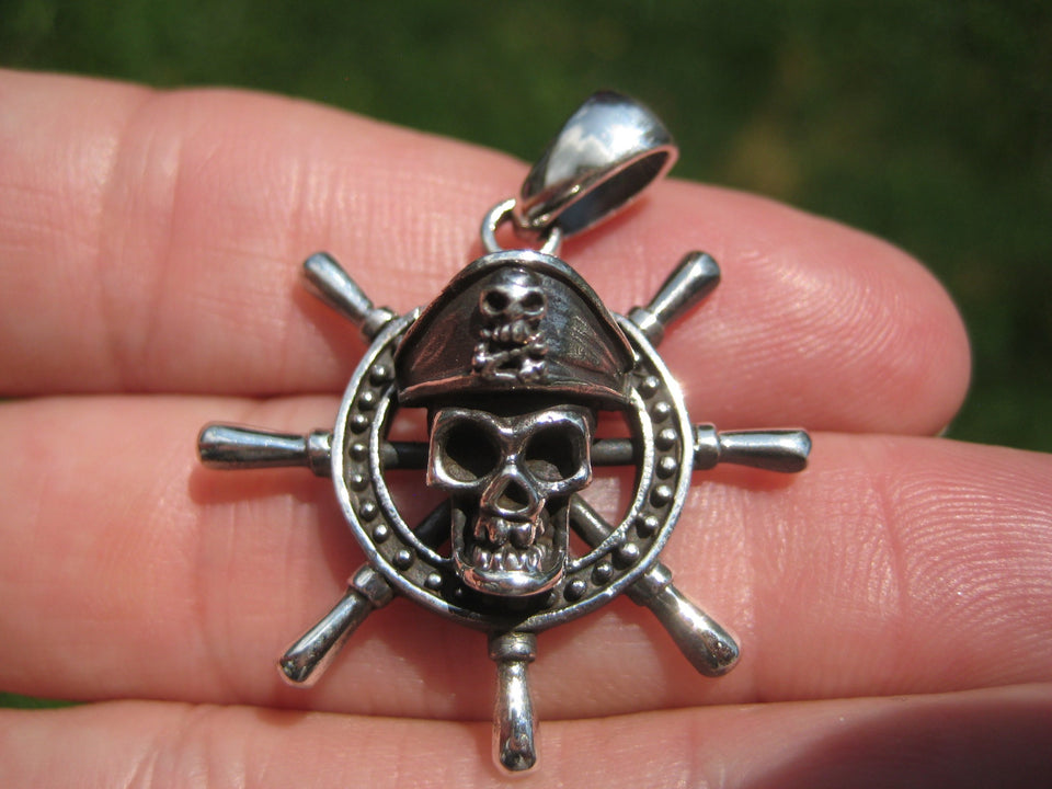 925 Silver Pirate Skull Boat Ship Captain's Wheel  A2733