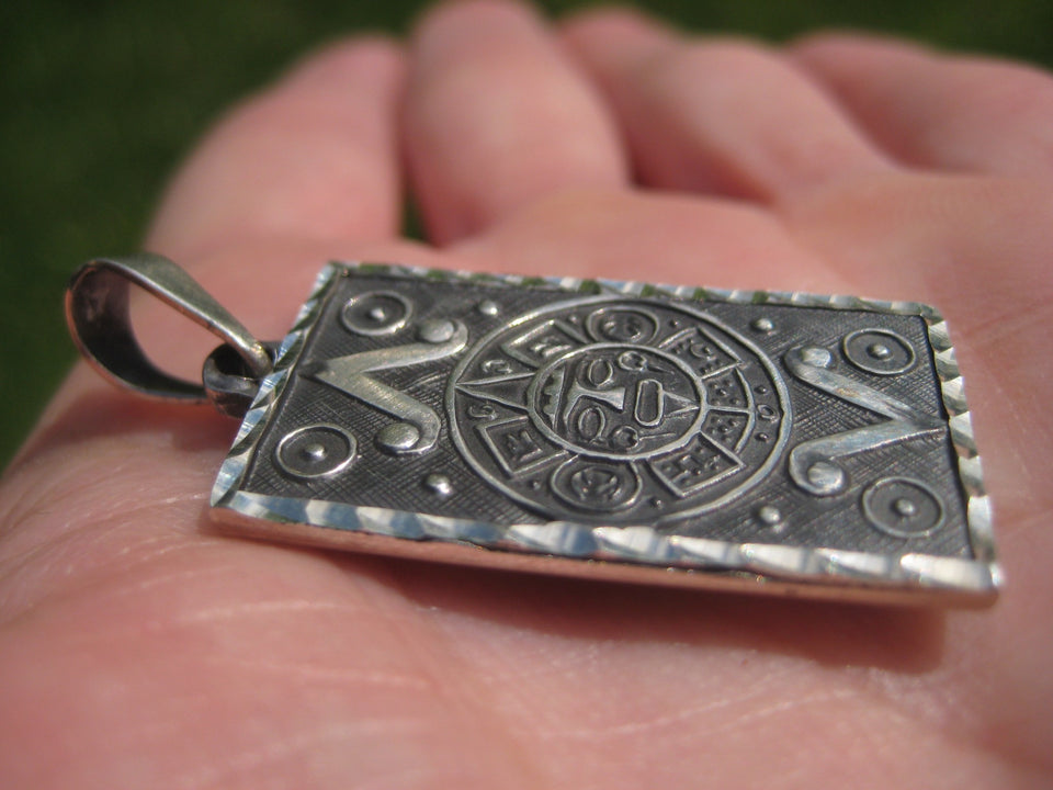 925 Silver Ah Balon Tzacab Mayan Calendar Pendant necklace A2744