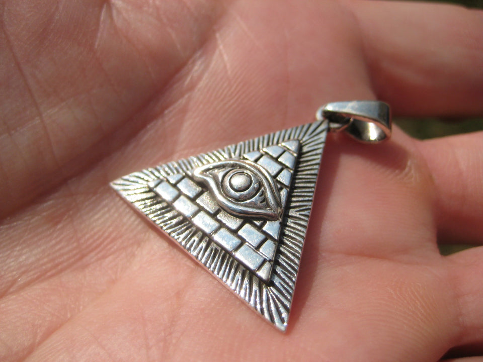 925 Silver Egyptian Seeing Eye Free Mason Masonic Pyramid Pendant Necklace A366