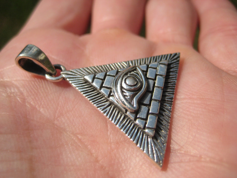 925 Silver Egyptian Seeing Eye Free Mason Masonic Pyramid Pendant Necklace A366