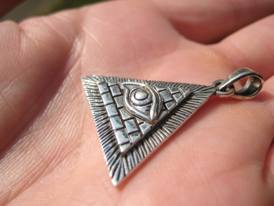 925 Silver Egyptian Seeing Eye Free Mason Masonic Pyramid Pendant Necklace A366