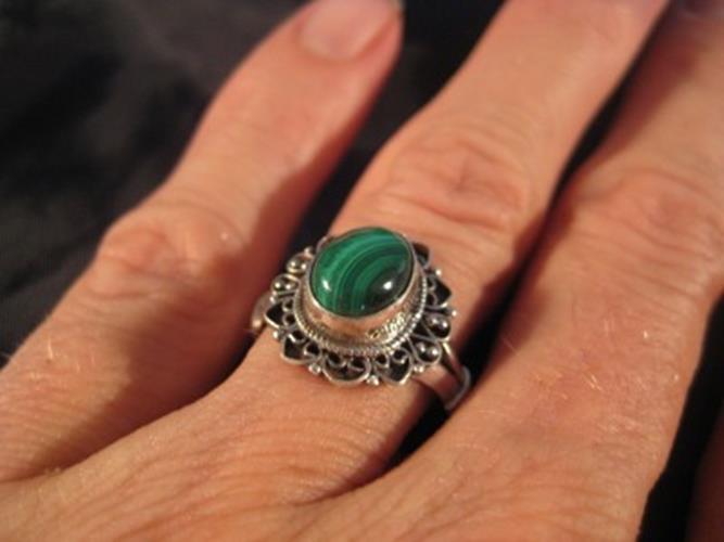 925 Silver Malachite crystal stone Ring Nepal jewelry art Size 7.5 US N3755