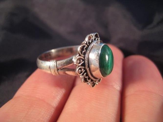 925 Silver Malachite crystal stone Ring Nepal jewelry art Size 7.5 US N3755