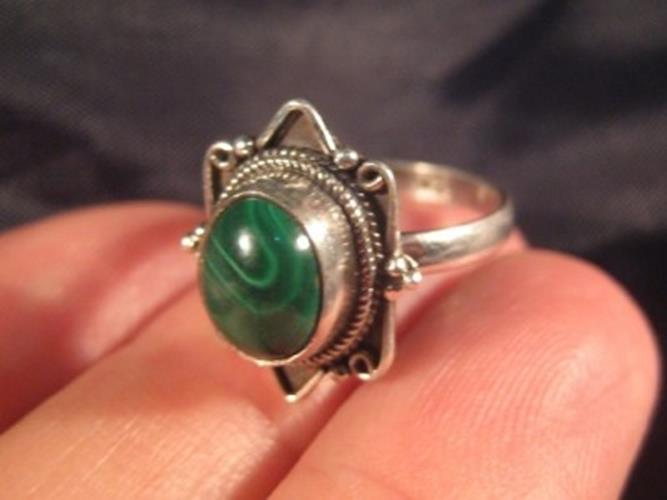 925 Silver Malachite crystal stone Ring Nepal jewelry art Size 6  N3766