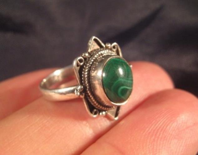 925 Silver Malachite crystal stone Ring Nepal jewelry art Size 6  N3766