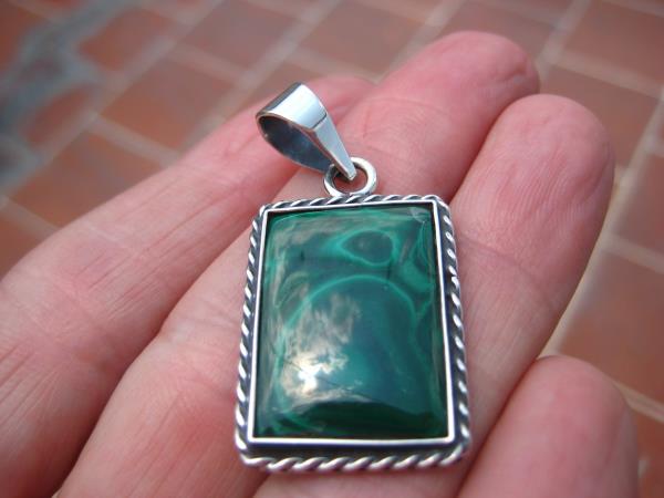 925 Silver Malachite Stone pendant Taxco Mexico A8654