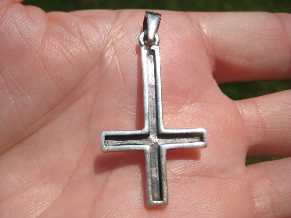 925 Silver Celtic inverted Petrine Cross Saint Peter or Satanic Pendant A3276
