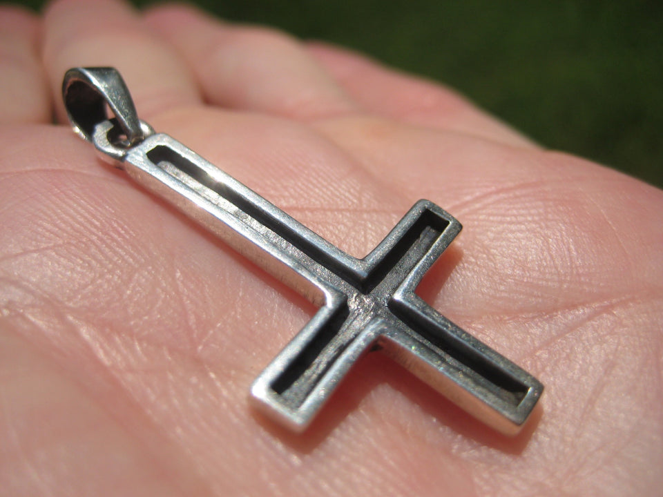 925 Silver Celtic inverted Petrine Cross Saint Peter or Satanic Pendant A3276