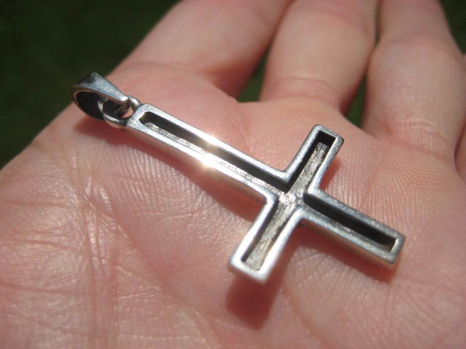 925 Silver Celtic inverted Petrine Cross Saint Peter or Satanic Pendant A3276