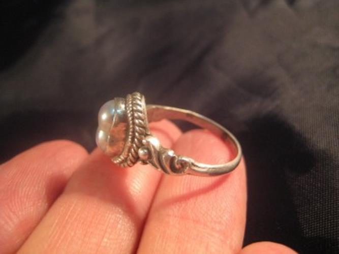 925 Silver Pearl ring Nepal Jewelry art Size 6.25 AN2866