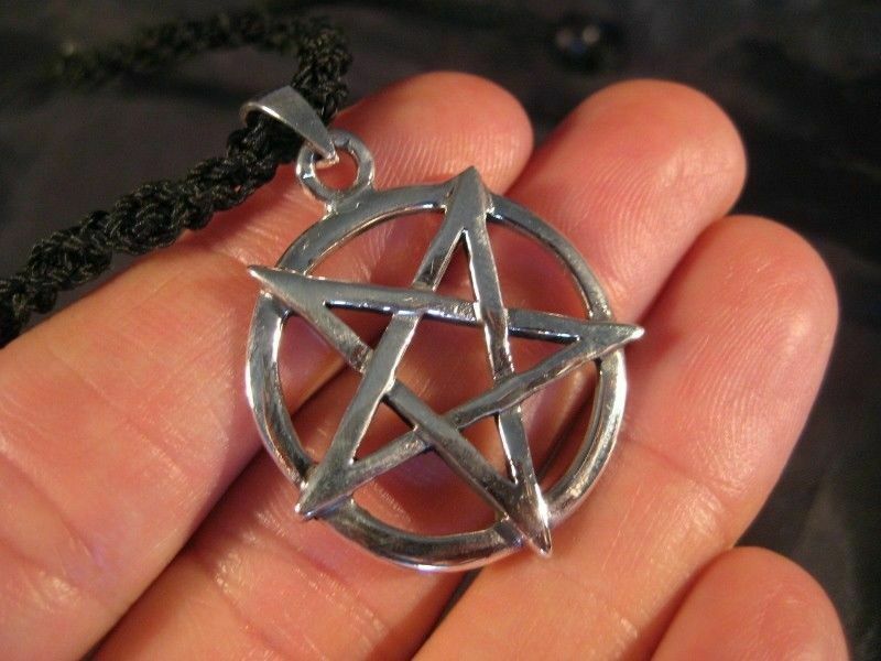 Large 925 sterling silver wicca inverted pentagram pendant necklace N3366