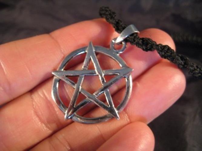 Large 925 sterling silver wicca inverted pentagram pendant necklace N3366