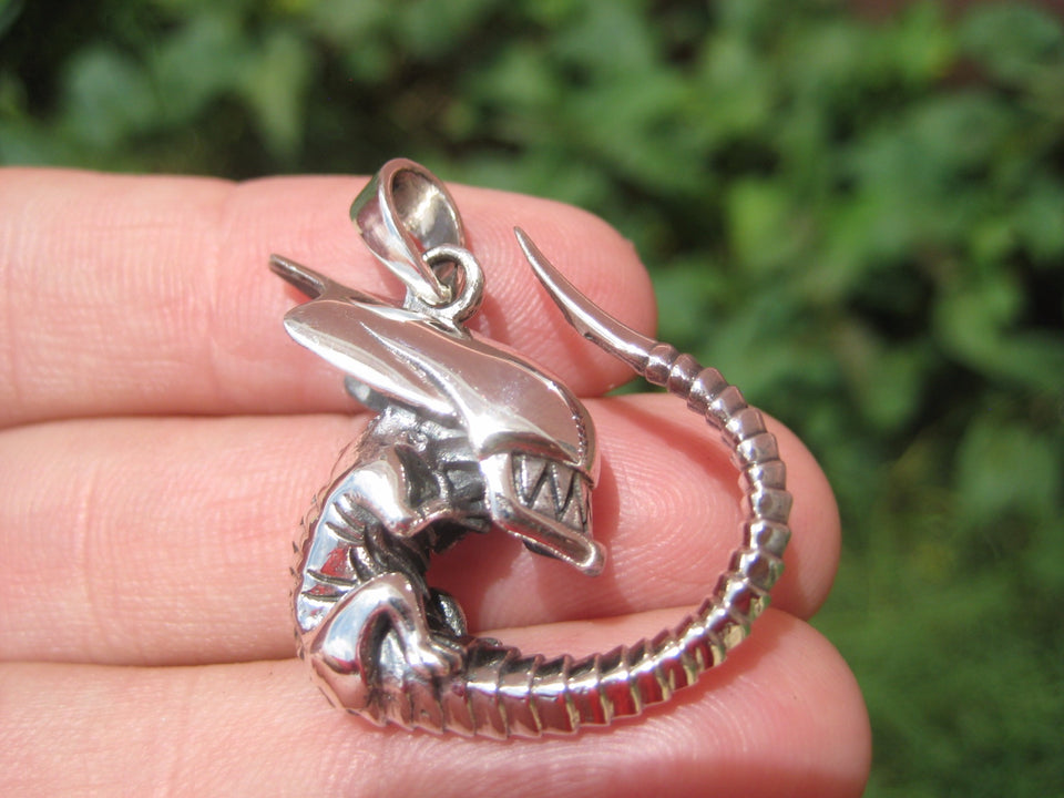 925 Silver Alien Extraterrestrial Necklace jewelry Art A7