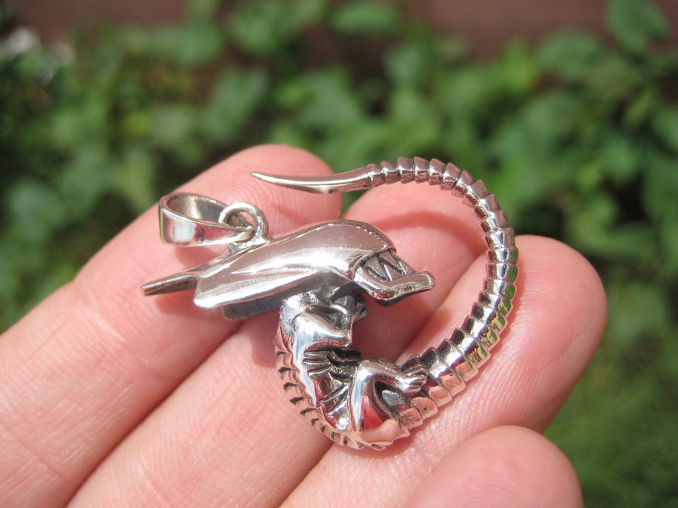 925 Silver Alien Extraterrestrial Necklace jewelry Art A7
