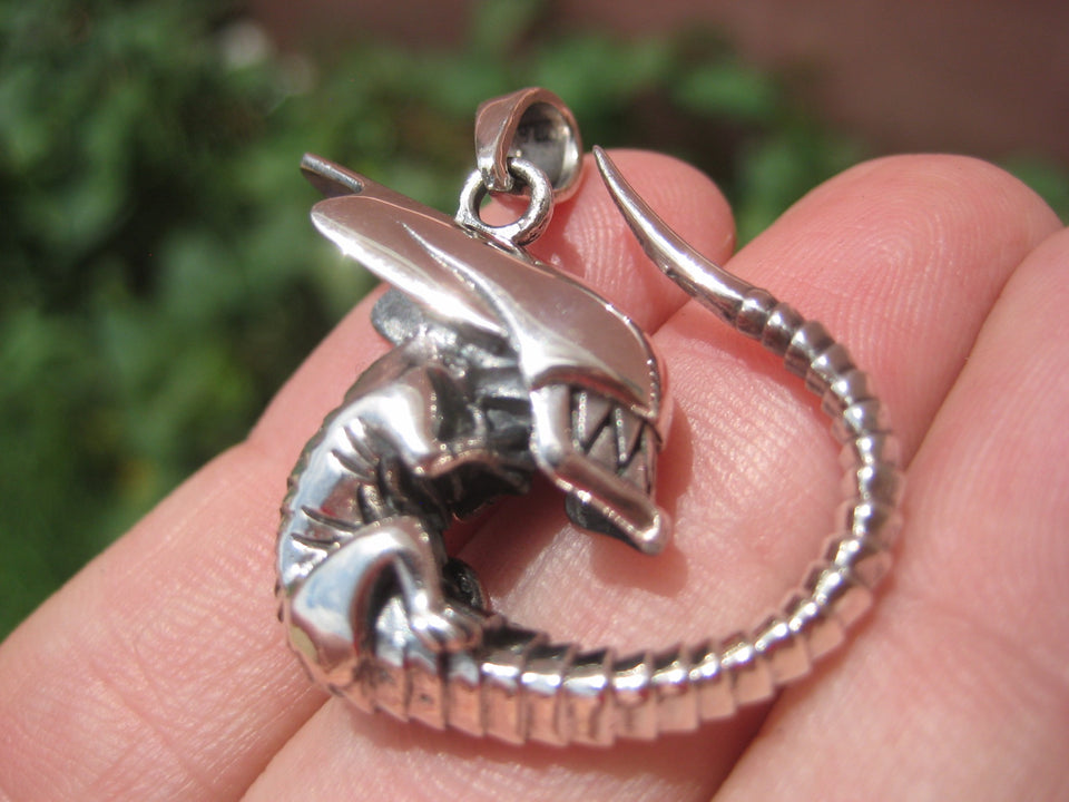 925 Silver Alien Extraterrestrial Necklace jewelry Art A7