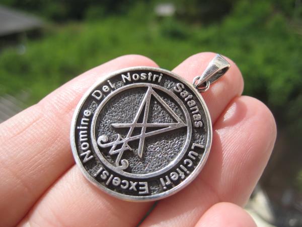 925 Silver Satanic Pentagram Pendant Pentacle necklace