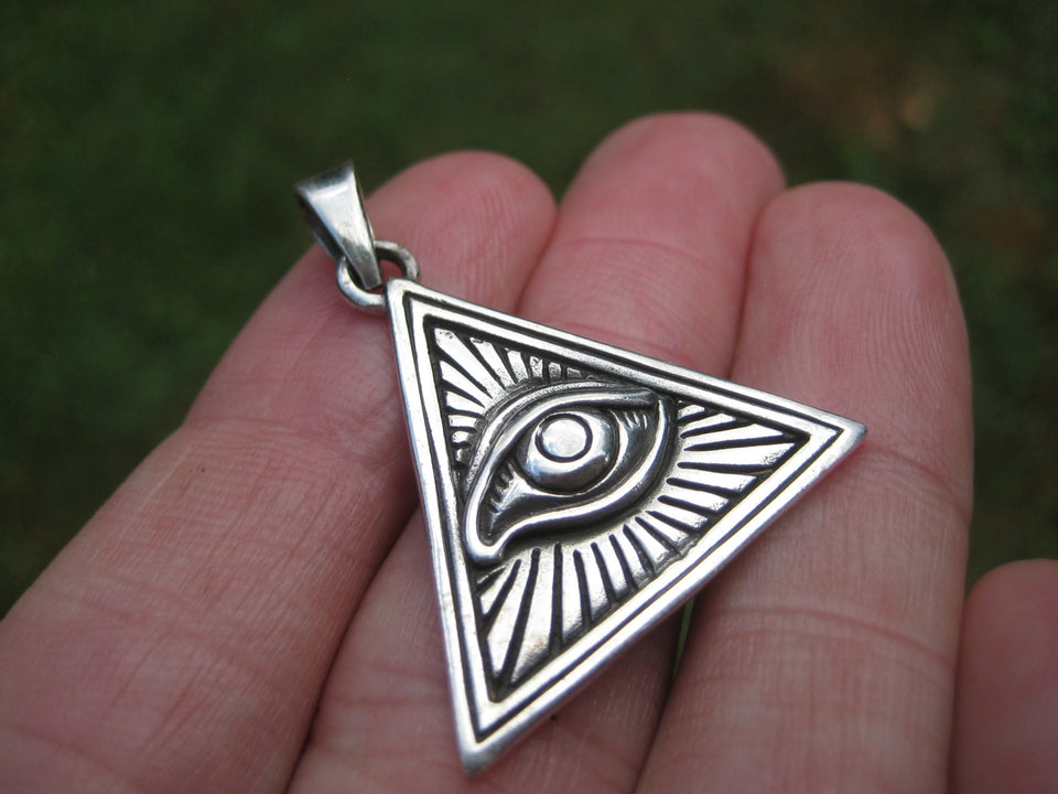 925 Silver Egyptian Seeing Eye Free Mason Masonic Pyramid Pendant A3237