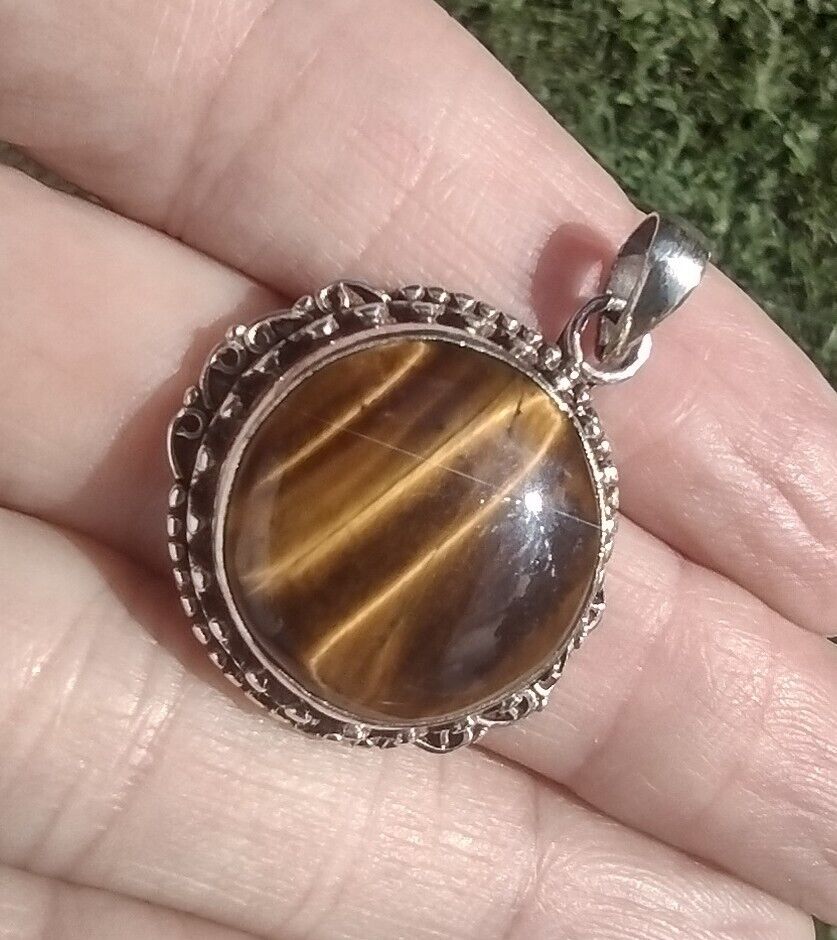 925 Sterling Silver Tiger Eye Stone Pendant Nepal CH7356
