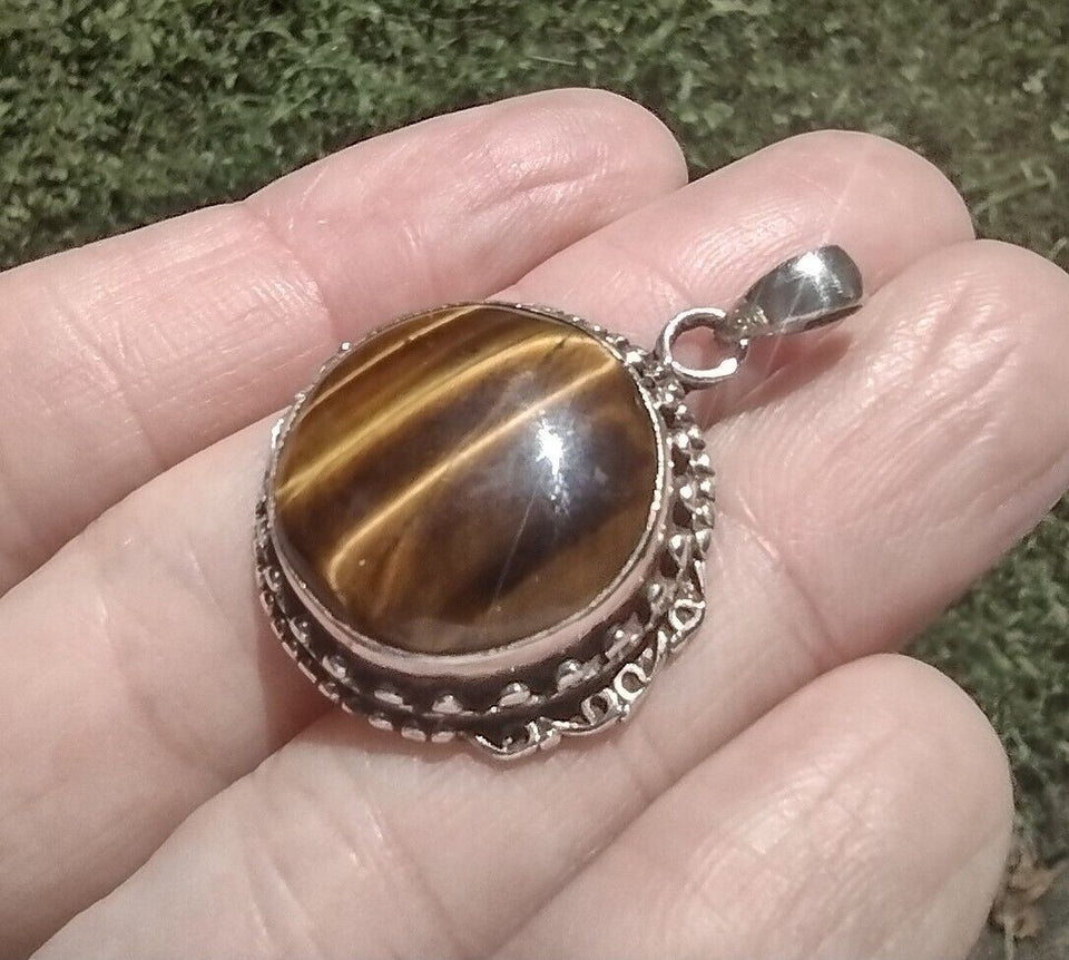 925 Sterling Silver Tiger Eye Stone Pendant Nepal CH7356
