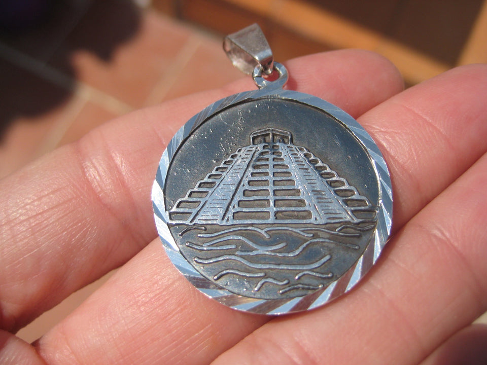 925 Silver Pyramid Mayan Calendar Pendant  A28643