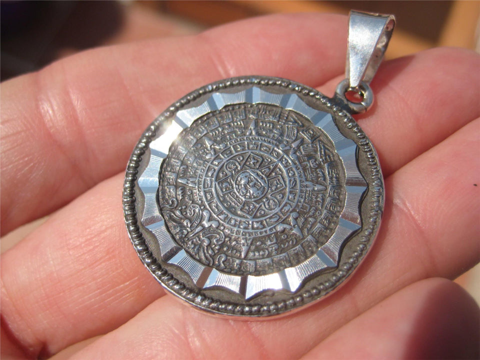 925 Silver Pyramid Mayan Calendar Pendant  A28643