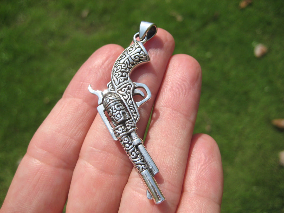 925 Fancy Silver Gun Revolver Pendant Pentacle necklace jewelry Art A20