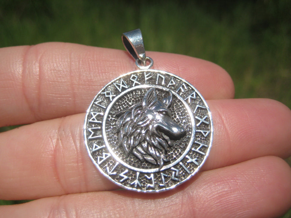 925 Silver Celtic Viking Norse Runes Wolf Pendant Necklace A18